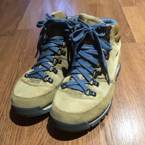 Northface back to berkeley boots